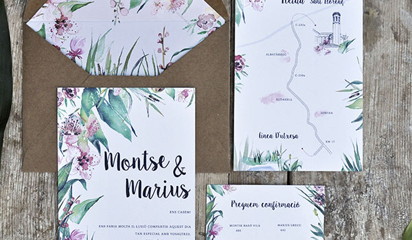 tarjetón y sobre de invitación de boda